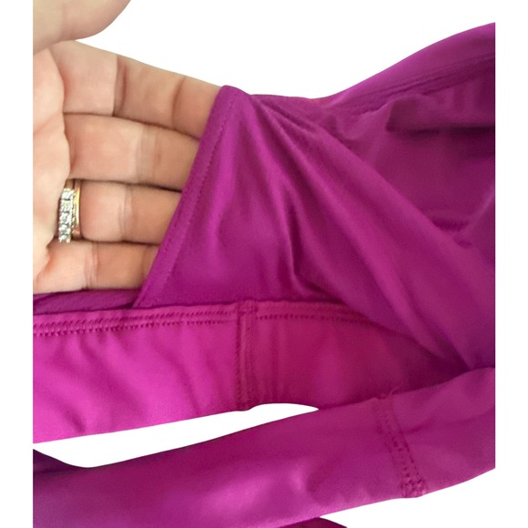 Athleta Ultimate Bra in SuperSonic D-DD Fuscia Medium #531117-15 MSRP $49 - Picture 7 of 9